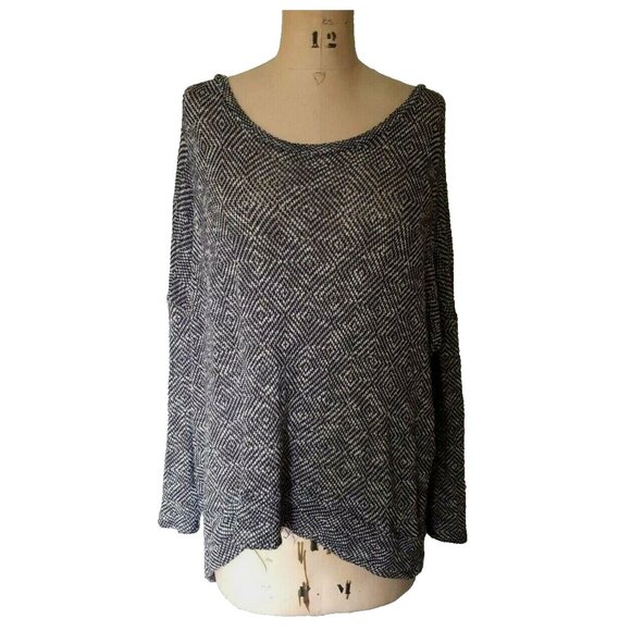 SAGE long lagenlook light sweater top back buttons and crochet lace insert L - Picture 2 of 12